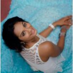Lakshmi Priyaa Chandramouli Instagram - Looking up above, aiming high high higher!! #throwback #photoshoot #actorslife #natural