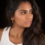 Lakshmi Priyaa Chandramouli Instagram – Have always been proud of my ‘dusky’ skin tone. Totally believe in ‘Be unfair, be beautiful’! #proudofmycolour #colourhasnothingtodowithbeauty #nanditadascampaign #stopdiscriminatingpeople #blackisbeautiful #soisbrown #soiswhite #makeupbylalita #shotbydramasawme #dramasawme #photoshoot #actorslife