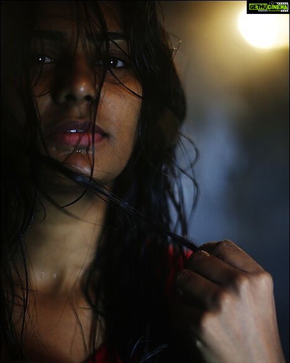 Lakshmi Priyaa Chandramouli Instagram - One more from the super shoot by Aeric! #bathtubandshowershoot #Aerictheartist #i❤️ny #tryingnewthings #learningnewthings #photoshootinnyc #actorslife Brooklyn, New York