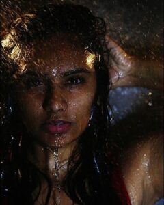 Lakshmi Priyaa Chandramouli Instagram - What an experience this photo shoot was!! Learnt so much and had so much fun doing such a different shoot. First water shoot! More pics to follow! #photoshoot #Aerictheartist #bathtubandshowershoot #photoshootinnyc #perspectives #tryingnewthings #learningnewthings #actorslife #i❤️ny Brooklyn, New York