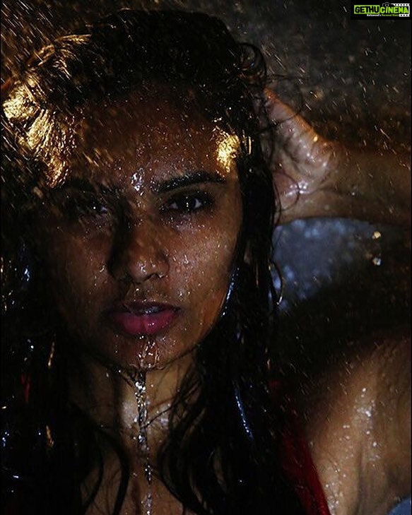 Lakshmi Priyaa Chandramouli Instagram - What an experience this photo shoot was!! Learnt so much and had so much fun doing such a different shoot. First water shoot! More pics to follow! #photoshoot #Aerictheartist #bathtubandshowershoot #photoshootinnyc #perspectives #tryingnewthings #learningnewthings #actorslife #i❤️ny Brooklyn, New York
