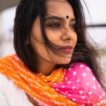 Lakshmi Priyaa Chandramouli Instagram – Messy and imperfect. There is some beauty in that too :) 
📸 @anupamasindhia 
💄@priyadharshini.makeupartist 
.
.
.
.
.
#WeekendIsComing #MessyIsMe #WhatsThePointInBeingPerfectAllTheTime #LetGo #BeYourself #GratitudeAlways #ActorsLife #PhotoShoot #SimpleStuff #BandhiniDuppatta