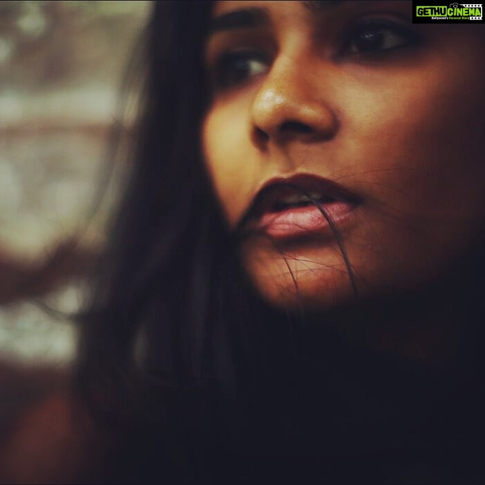 Lakshmi Priyaa Chandramouli Instagram - Working with new people always gives rise to newer perspectives! #photoshoot #i❤️ny #actorslife #tryingnewthings #learningnewthings Brooklyn, New York
