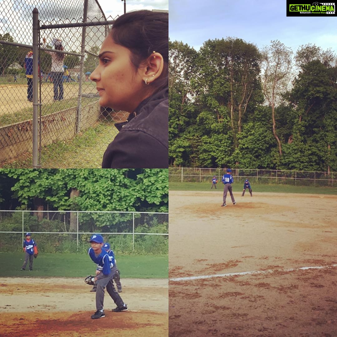 Lakshmi Priyaa Chandramouli Instagram - Spent the evening watching little people play Baseball. They take their sport way too seriously I must say. #intensegame #firstbaseballgame #littlepeoplebigdreams #sports #learningnewthings Poughkeepsie, New York