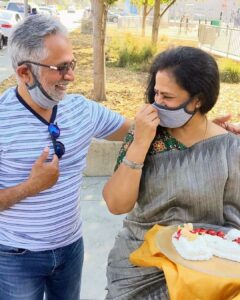 Lakshmy Ramakrishnan Instagram - Caption it pls😂