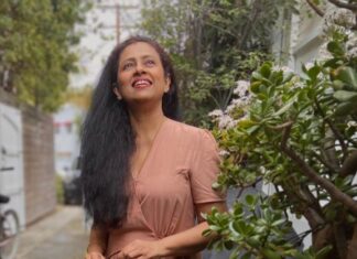 Lakshmy Ramakrishnan Instagram - I loved this dress, it has a beautiful fall, gift from Sharu❤️ wrap around dress is very convenient for my age group, I feel,