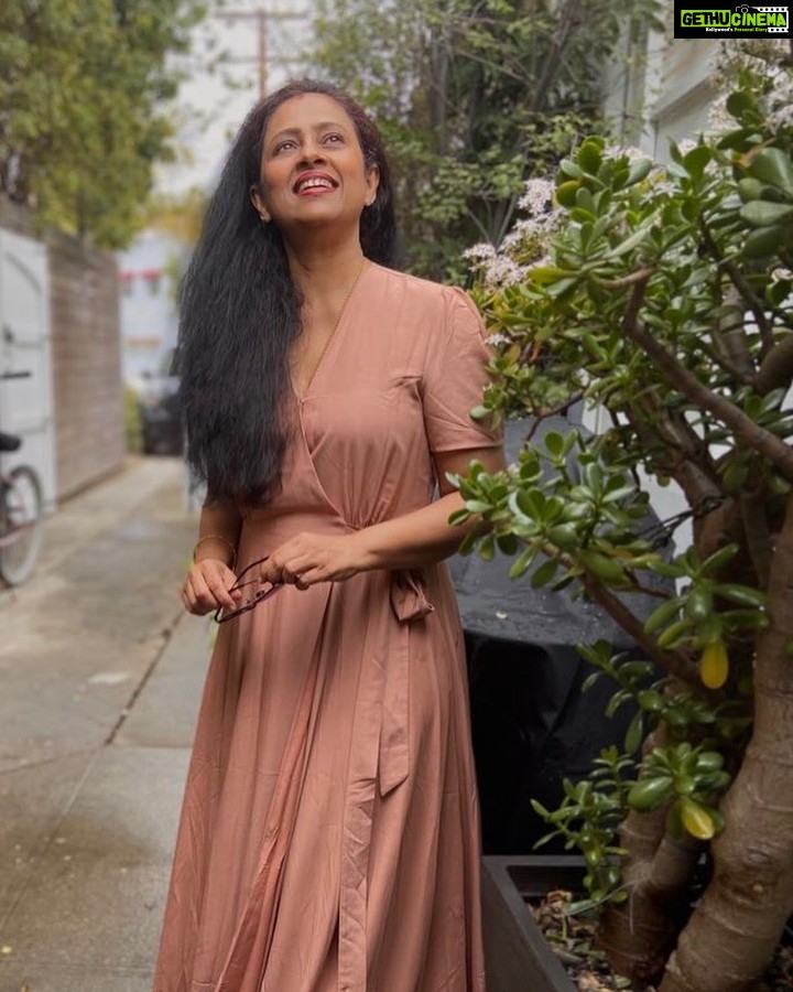 Lakshmy Ramakrishnan Instagram - I loved this dress, it has a beautiful fall, gift from Sharu❤️ wrap around dress is very convenient for my age group, I feel,