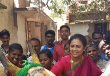 Lakshmy Ramakrishnan Instagram - Missing the interactions with public, waiting for #COVID to be gone😡 Waiting to meet you all again ❤️❤️