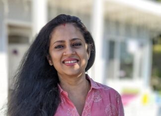 Lakshmy Ramakrishnan Instagram - Hi folks, lost some weight and got little more confident , healthy?! Not yet, long way to go... but I am pretty much heading there❤️