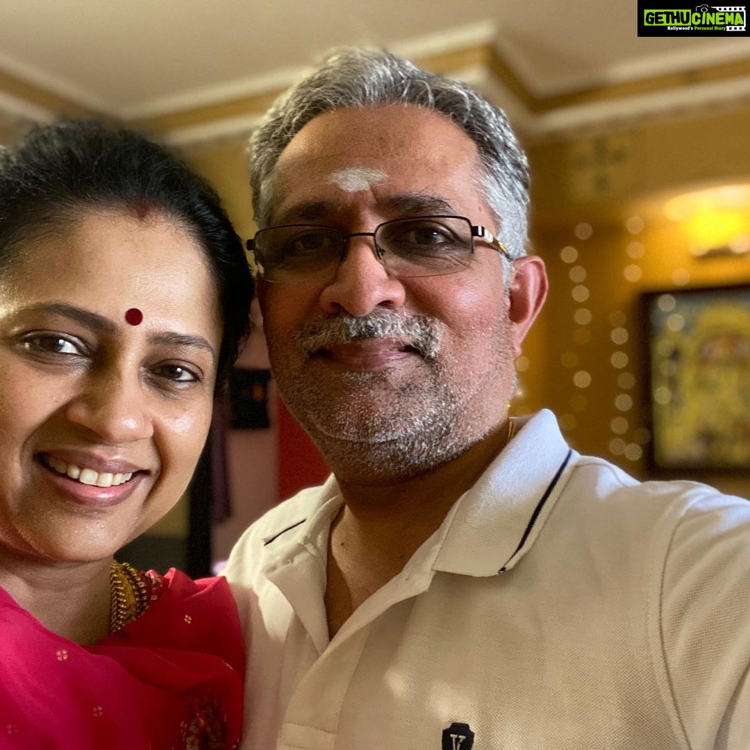 Lakshmy Ramakrishnan Instagram - Happy #Vijayadasami to all🙏 Season’s greetings and best wishes for a wonderful year ahead...