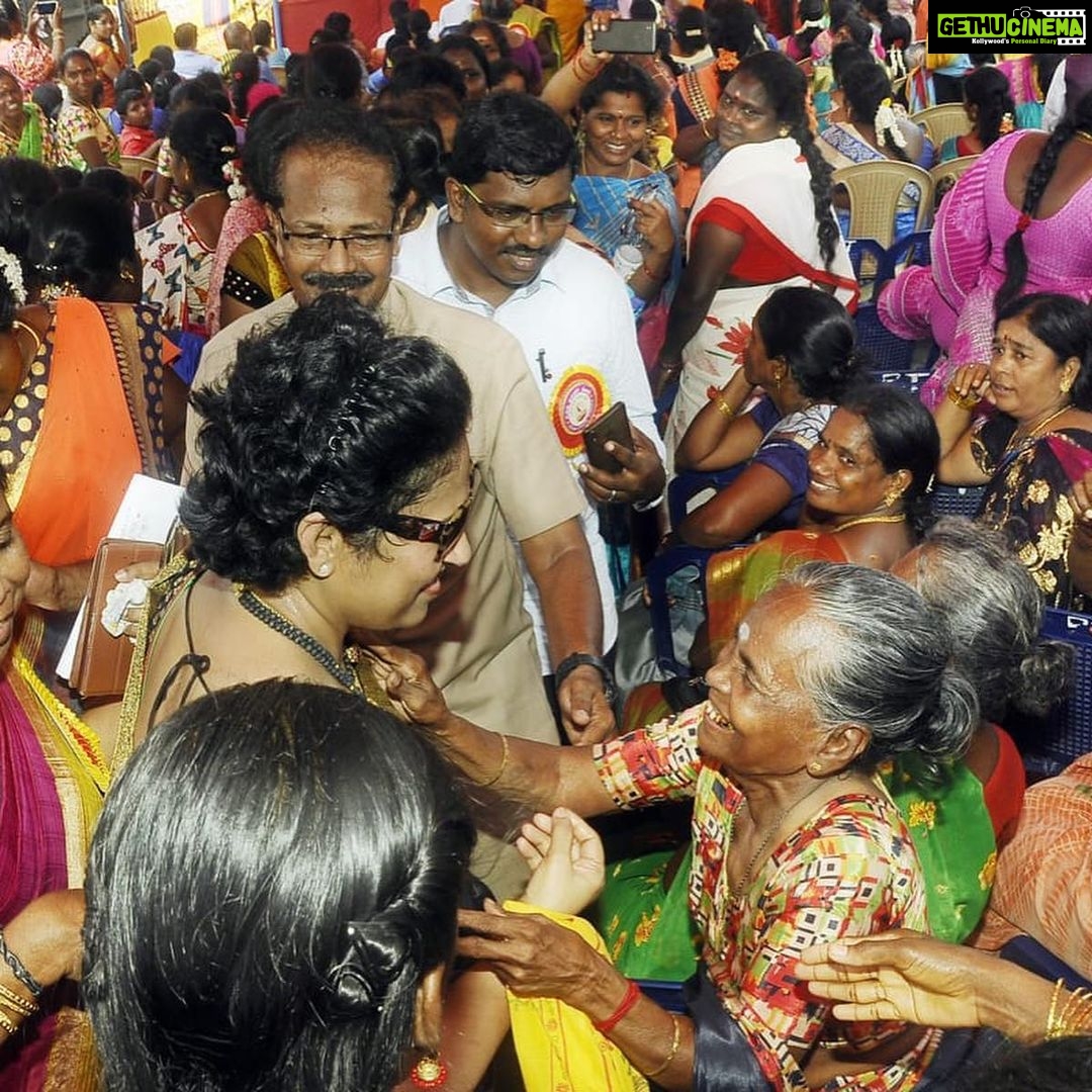 Lakshmy Ramakrishnan Instagram - Grateful to SollvathellamUnmai platform & Zeetamil for all this loveš„°