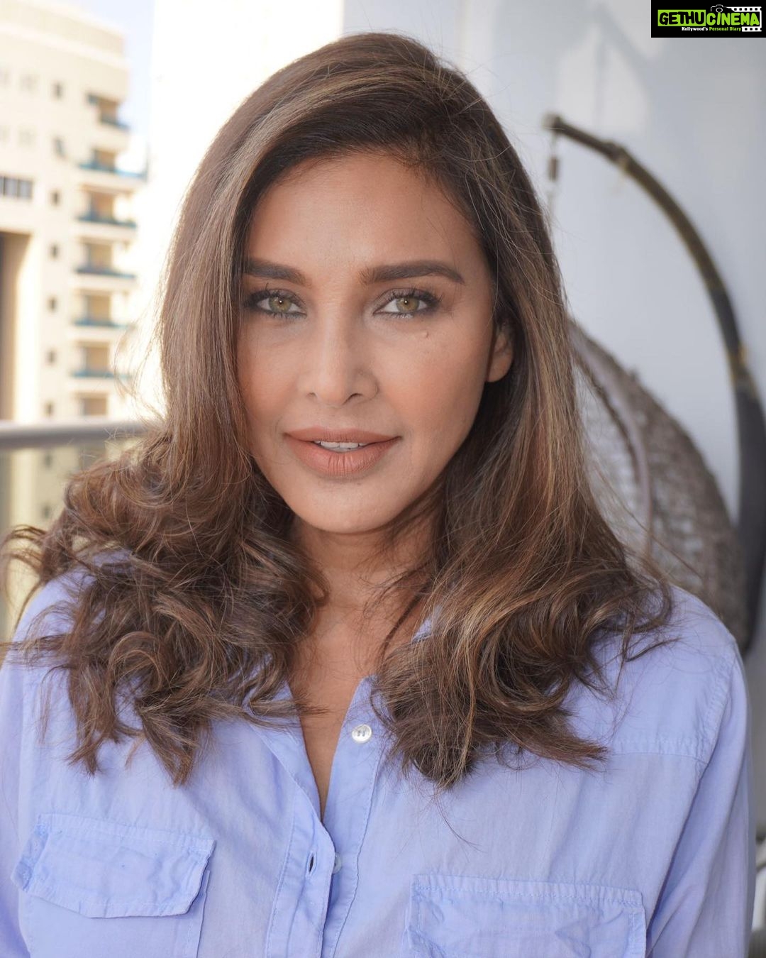 Lisa Ray Instagram - Let women with heart and guts take the wheel - like @natasha.moor - and watch the world rise up to meet them 💫 You all know by now that @natasha.moor is a boss babe and CEO of her own beauty brand @natashamoorcosmetics with incredible skills. I mean I just found out she’s somehow managed to squeeze professional photographer into her talent kit. But Natasha’s most formidable secret power is her empathy - she cares deeply. About empowering women, about whether her neighbour has enough groceries, about conquering the beauty world with empathy, and making everyone she comes into contact with feel her particular brand of uplifted. It’s been too long since Tash did my face so we remedied that today. She’s used FREEDOM on my lips and her Conceal and Conquer Kit is to die. Dubai living has taken on a new glow knowing Natasha is near by. #Moorthanmakeup #natashamoorcosmetics