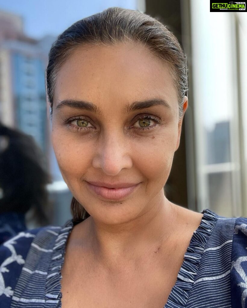 Actress Lisa Ray HD Photos and Wallpapers February 2022 Gethu Cinema