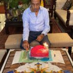 Madhoo Instagram - My dearest Appa miss u everyday and celebrate u everyday🌺 u live with me every second HAPPY BIRTHDAY MY ANGEL MY GUIDE❣️