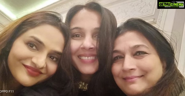 Madhoo Instagram - @worldofkiranagarwal @suchitrapublic ❤️❤️