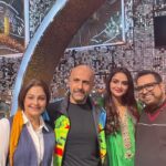 Madhoo Instagram - @shankar.mahadevan @vishaldadlani @ayesha.jhulka @saregama_official @zeetv