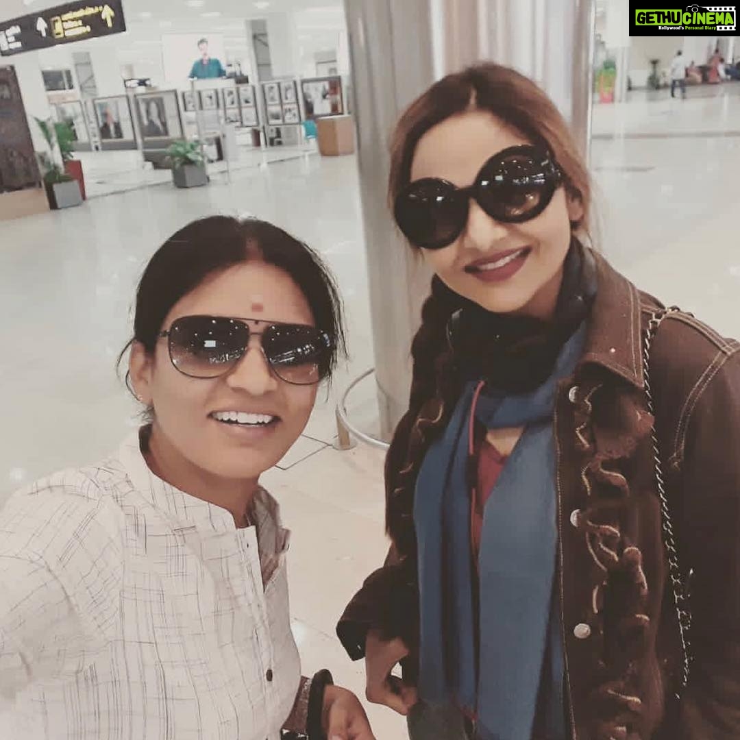 Madhoo Instagram - Day begins work mode❤️