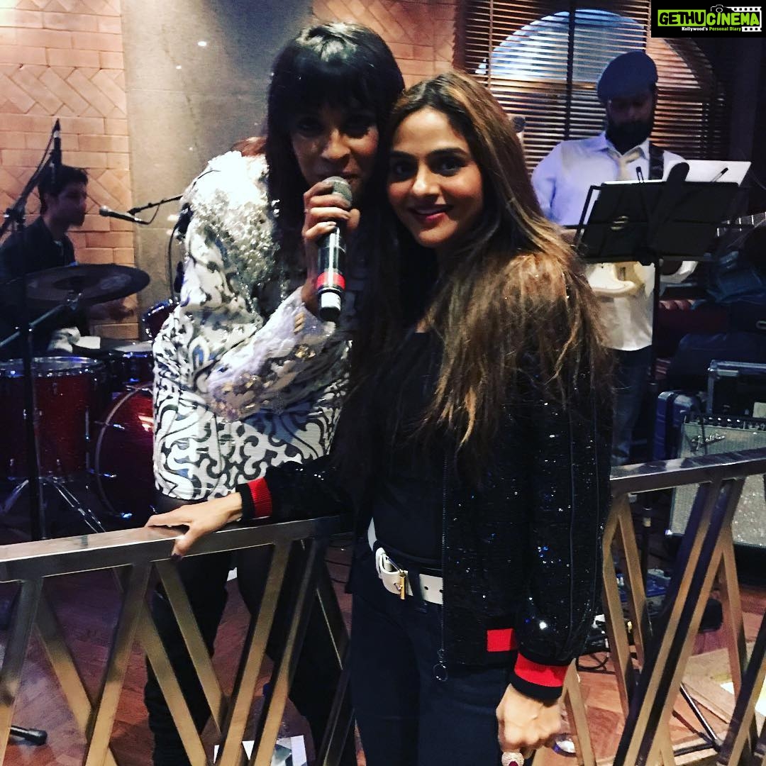 Madhoo Instagram - ❤️❤️❤️❤️ @manasiscott u Rock