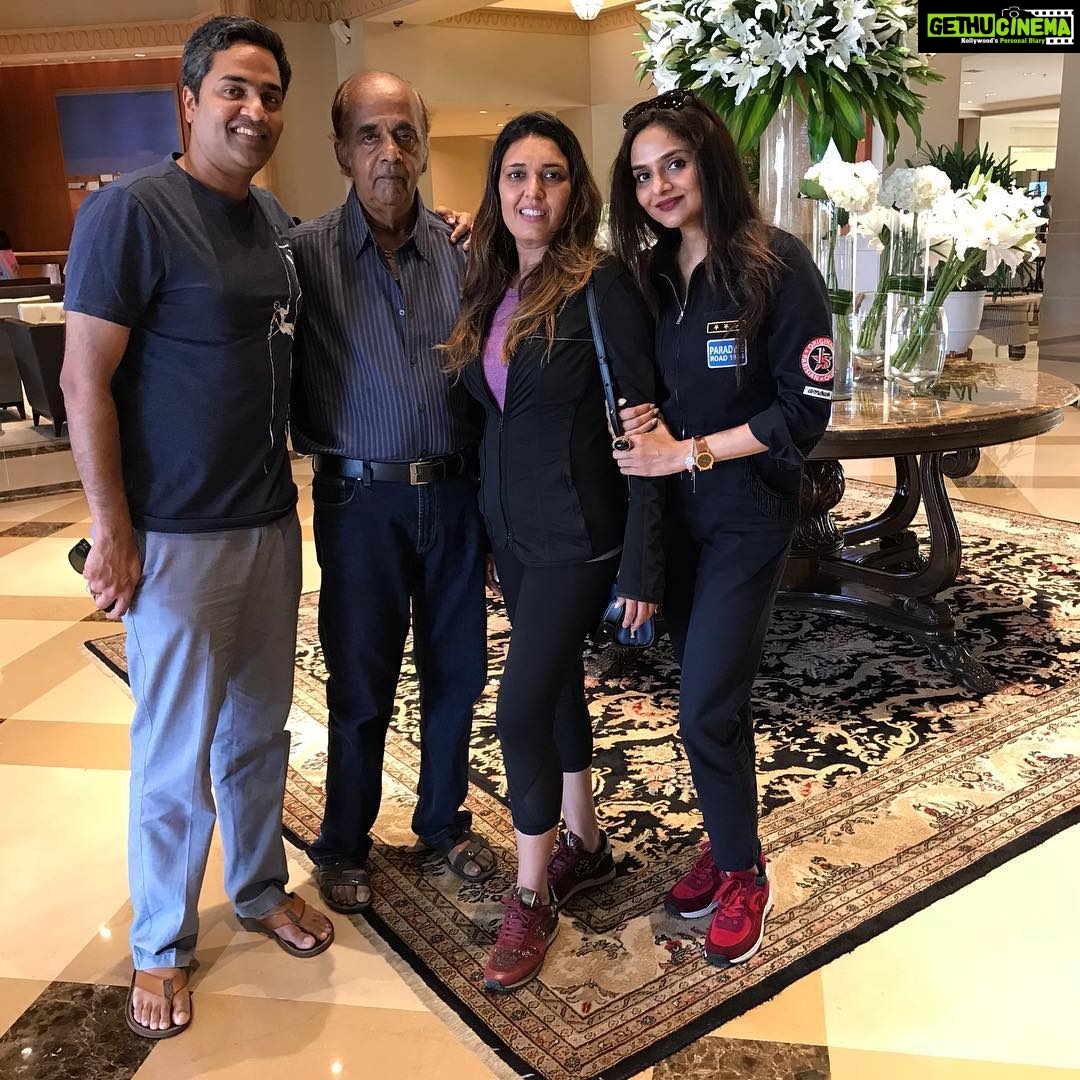 Madhoo Instagram - Happy happy birthday appa 🙏❤️❤️❤️❤️❤️❤️❤️❤️