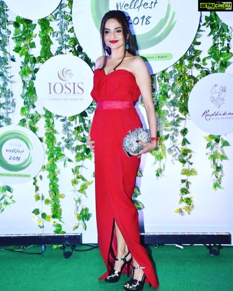Madhoo Instagram - @rims1978 thank you Rima for the clutch .love it ❤️❤️❤️❤️