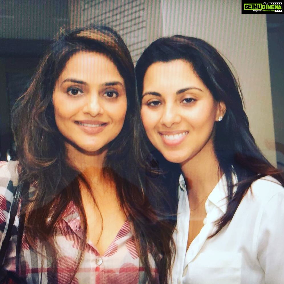 Madhoo Instagram - Hope u r having a great one ❤️❤️❤️❤️❤️ @arti_murjani