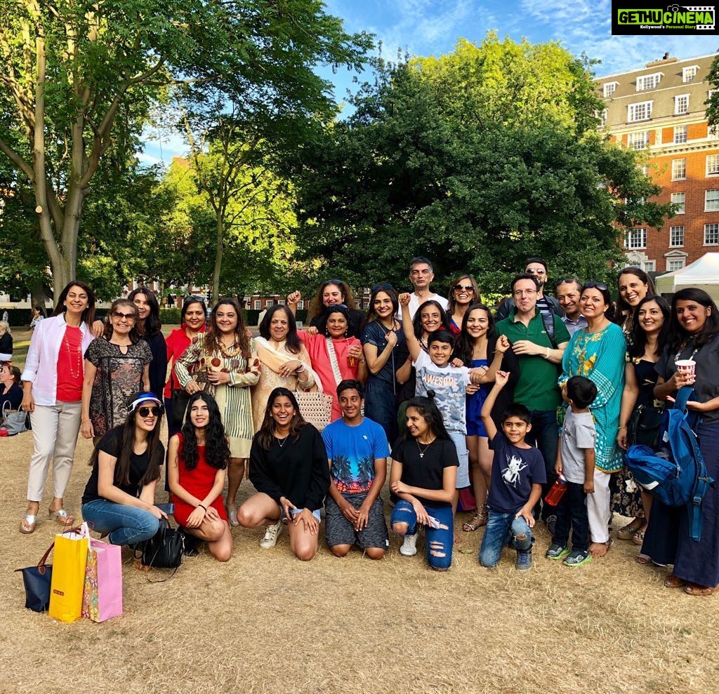 Madhoo Instagram - Best party evvver❤️❤️❤️❤️ Summer on the Square