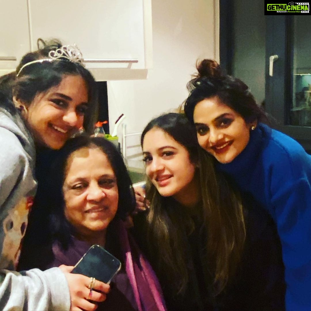 Madhoo - 4.4K Likes - Most Liked Instagram Photos
