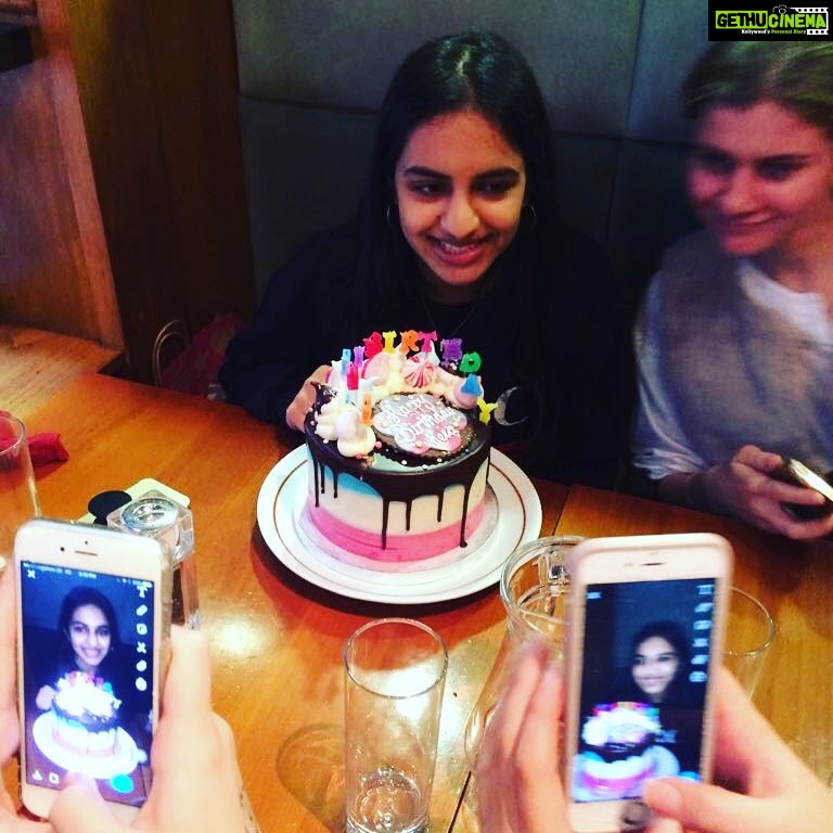 Madhoo Instagram - ❤️ London, United Kingdom