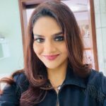 Madhoo Instagram - #hellowednesday 💜💜