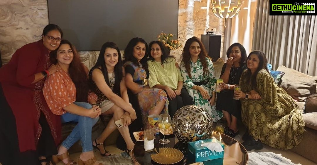 Madhoo Instagram - Thinking about the great party 😃💓💓💓😃