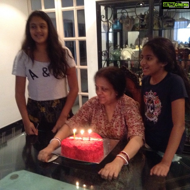Madhoo Instagram - Happy birthday my darling mama