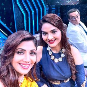 Madhoo Instagram - @anuragbasuofficial  @theshilpashetty  it was wonderful to be back #homecoming 💜💜💜💜💜