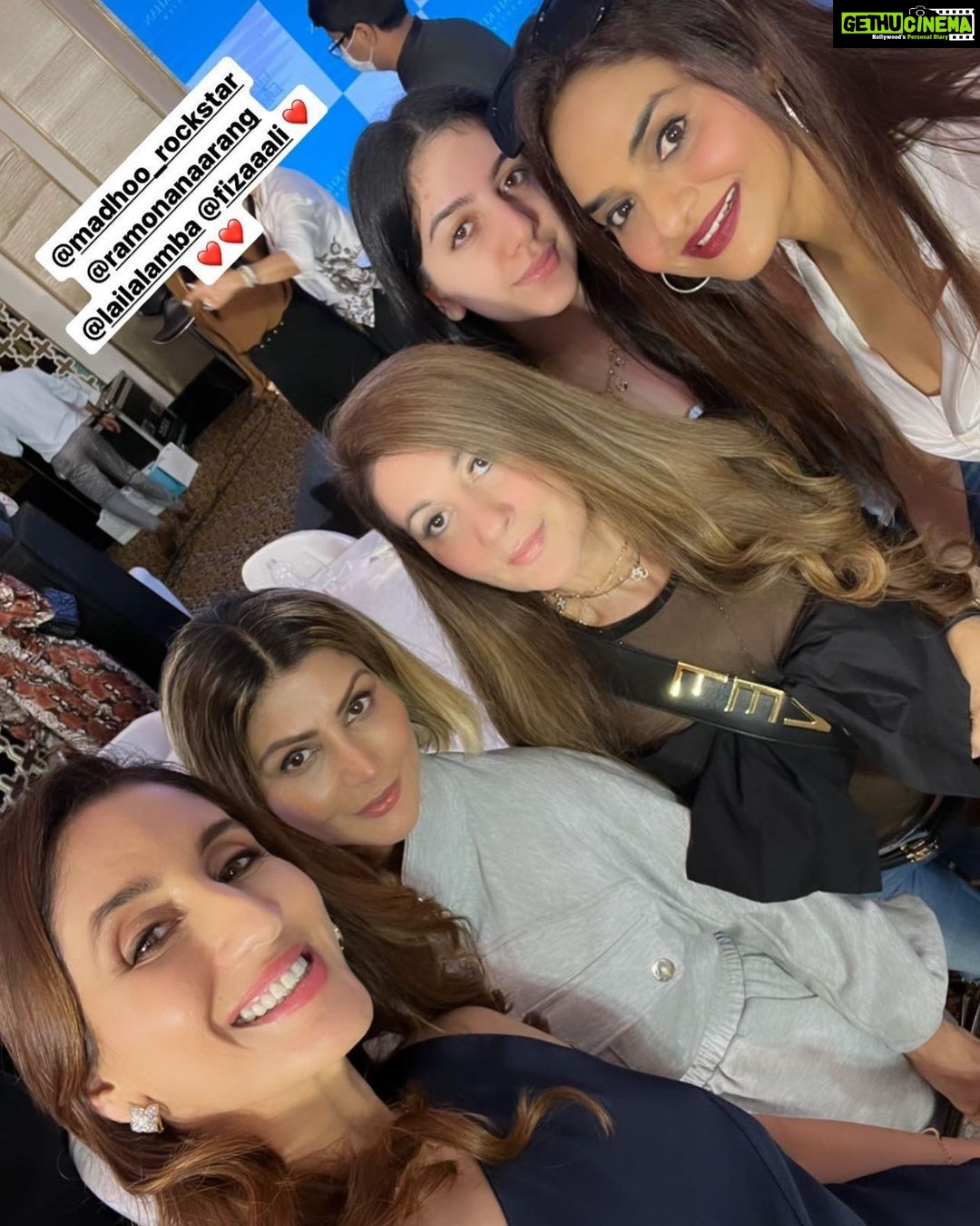 Madhoo Instagram - @farahkhanali great designs and great thought and feelings expressed . Loved the evening 💜💜💜💜