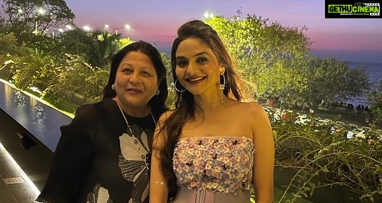 Madhoo Instagram - #just love and gratitude