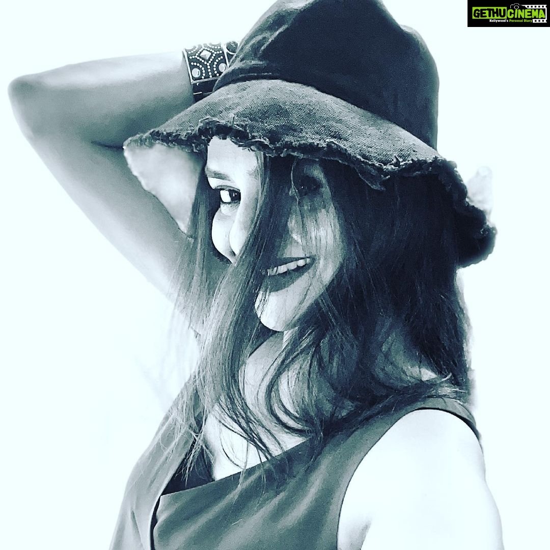 Madhoo Instagram - #blackandwhite #saturdayvibes 🐻❄️