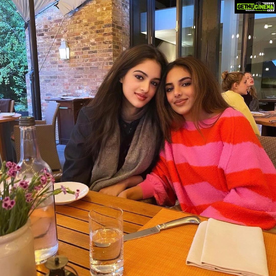 Madhoo Instagram - #gratitude #familylove 💕💞💓🙏