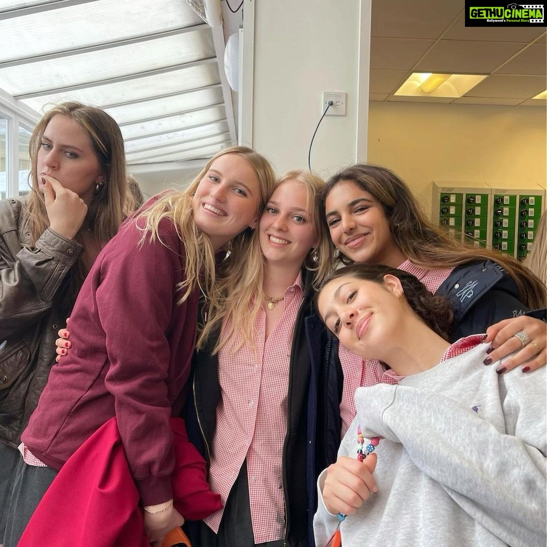 Madhoo Instagram - Class of 2021 FHS @keiashahh LAST DAY OF SCHOOL LIFE 🥰💞