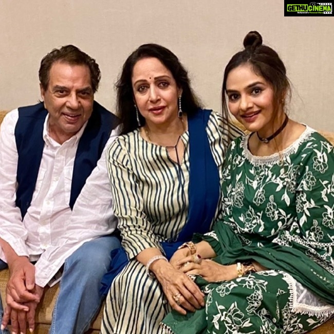 Madhoo Instagram - @dreamgirlhemamalini @imeshadeol @a_tribe 💜💜💜💜💜💖