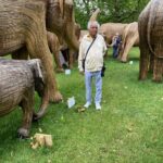 Madhoo Instagram - Mom & dad enjoying in the elephant land #greenpark 💚💚💚miss u my london