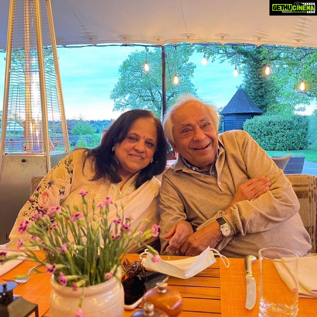 Madhoo Instagram - #gratitude #familylove 💕💞💓🙏