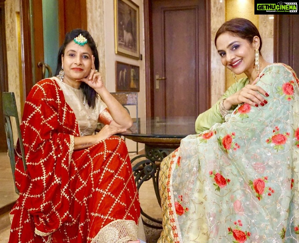 Madhoo Instagram - Happy birthday @archanajhaveri 💄