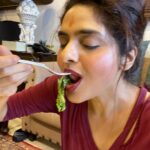 Madhoo Instagram – The only best way during these times is the #healthyway  thank you @parul_v_shah  @saladsandmore.co  yummy yummy💜💜💜💜💜 #zeropesticides