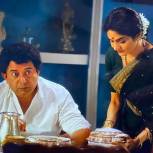 Madhoo Instagram - Thalaivi trailer out now! #thalaivitrailer

Movie releasing on 23 April🙏🏼💗