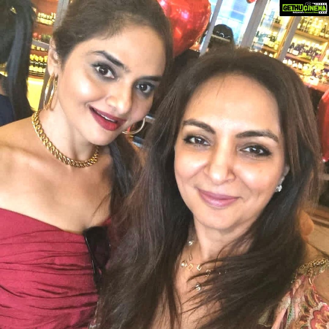 Madhoo Instagram - A fun day with my girl friends ❤️🌺❤️❤️ @ramonanaarang 💞💄
