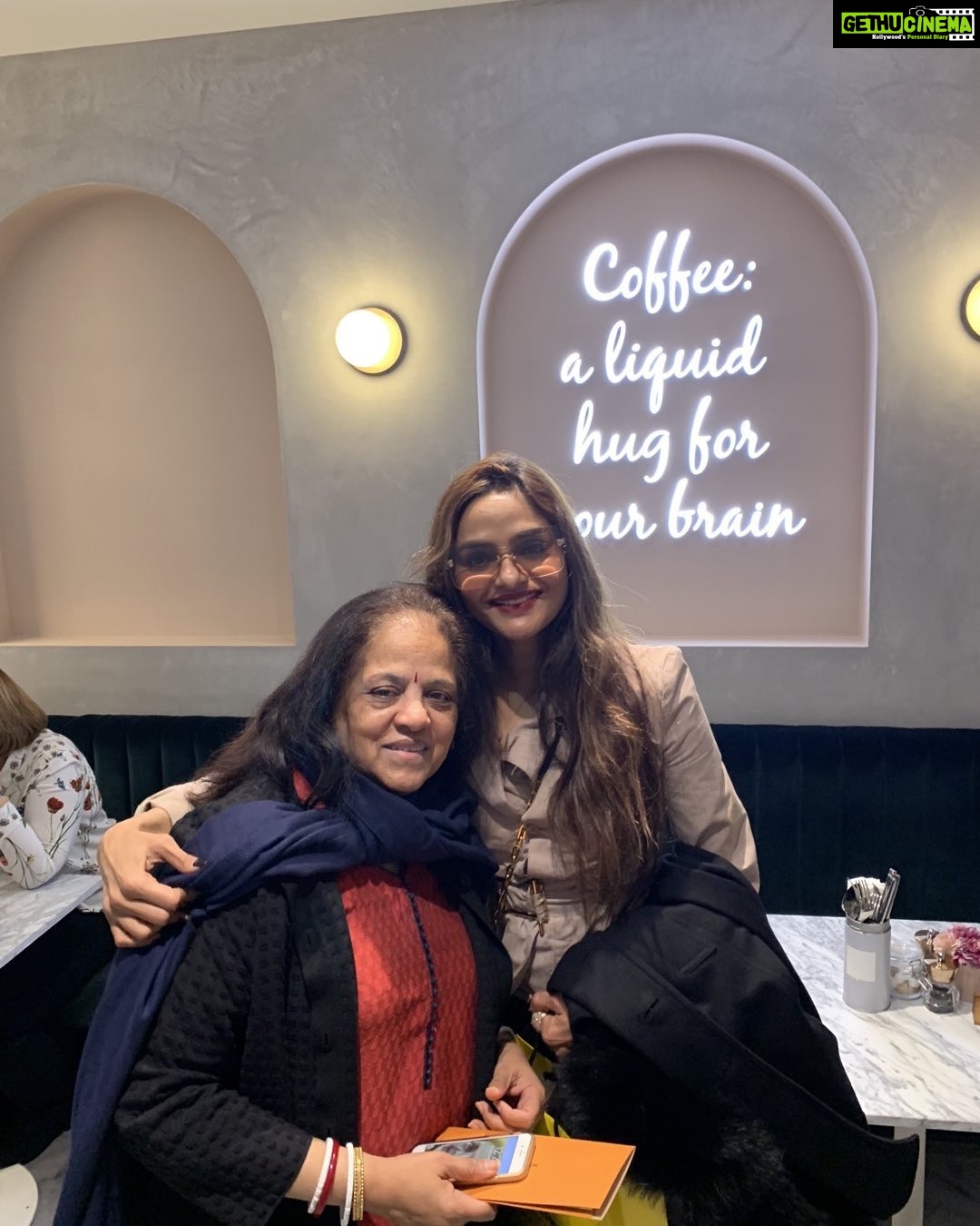 Madhoo Instagram - My mother my life my blessings happy birthday my mamma @kuntishahโค๏ธ๐๐๐๐ผ๐๐