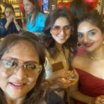 Madhoo Instagram – A fun day with my girl friends ❤️🌺❤️❤️ @ramonanaarang 💞💄