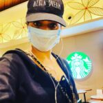 Madhoo Instagram - Another early morning flight #chasingdreams ✈️💃💜