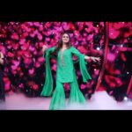 Madhoo Instagram - TONIGHT @zeetv @saregamapa2021official @saregama_official @9pm thank you @nargis2497 @makeupbykamalboro