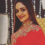 Madhoo Instagram - Best holiday is on the work sets 💜💜💜 happy #karvachauth ❤️❤️❤️