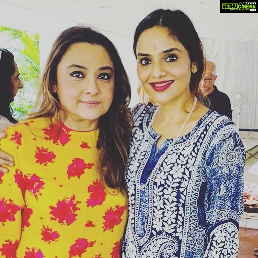 Madhoo Instagram - Happy birthday darling @trishalatandon 💜💜💜